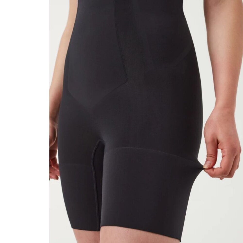 NWT SPANXsculpt™ OnCore High-Waisted Mid-Thigh Short | Very Black | Size S - Picture 8 of 8